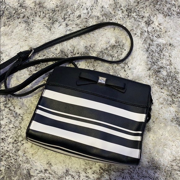 Black and white side bag - Picture 1 of 1